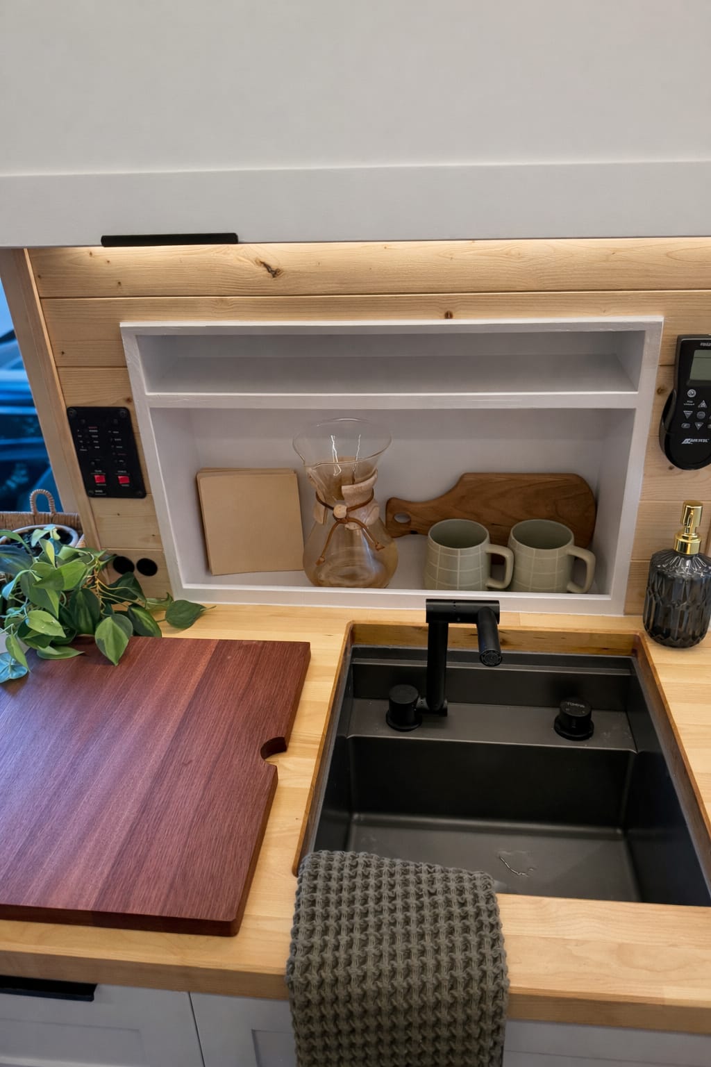 Haven Transit kitchen with induction cooktop